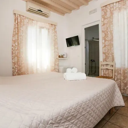Morfoula's 2* Mykonos Town